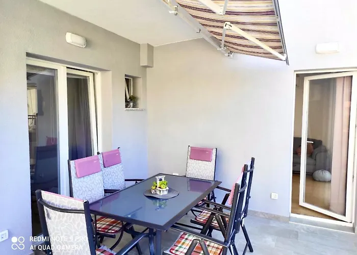 Appartamento Roso Makarska