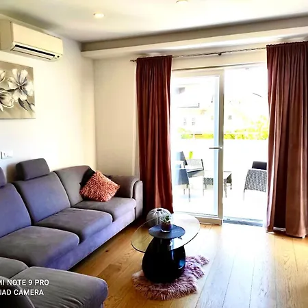 Apartment Roso *